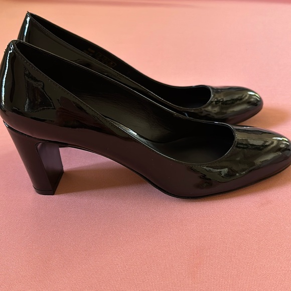 New Stuart Weitzman Patent leather Shoes. Black. Size 7.5. - Picture 4 of 6